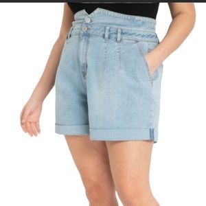 Eloquii lightwash high waisted cuffed denim shorts size 16